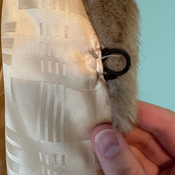 Vintage Faux Fur Cape with pockets One Size - Picture 5 of 8